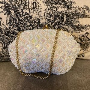 Vintage Small Cream  Beaded Evening Purse Gold Tone Chain Strap Kiss Lock